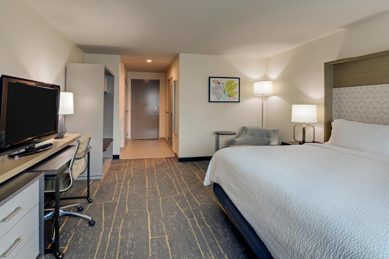 Holiday Inn Mobile Airport By Ihg Bagian luar foto